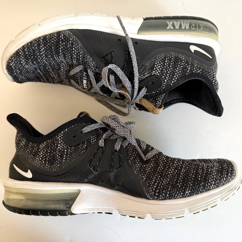 Nike Air Max Sequent 3 Sneakers Black & Gray Size 8